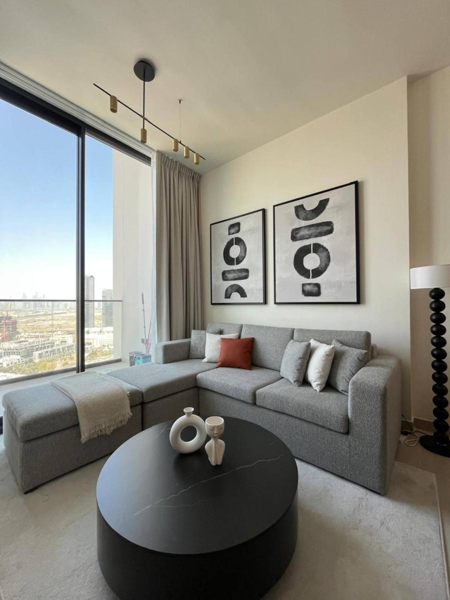 Apartment Elegant 1br Jvc Pool, Balcony, Parking