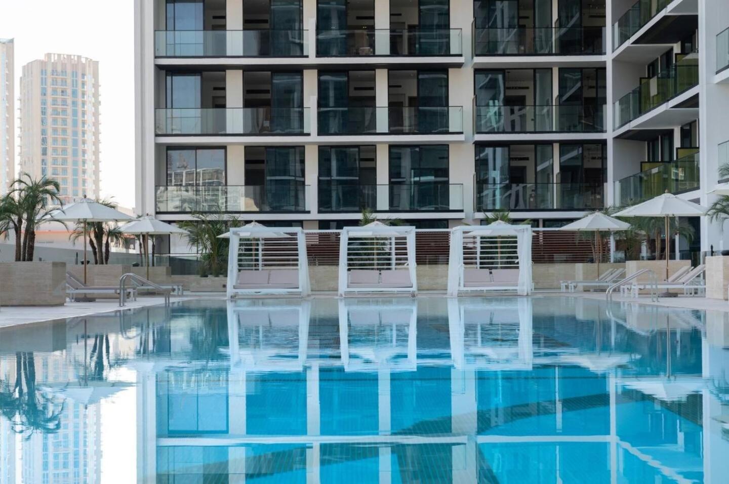 Elegant 1br Jvc Pool, Balcony, Parking Dubai
