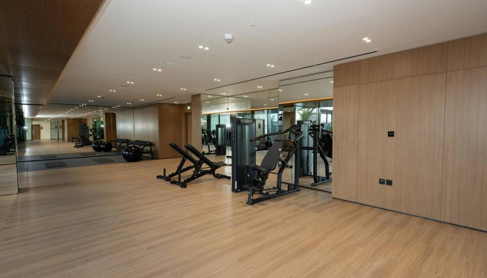 Elegant 1br Jvc Pool, Balcony, Parking * Dubai