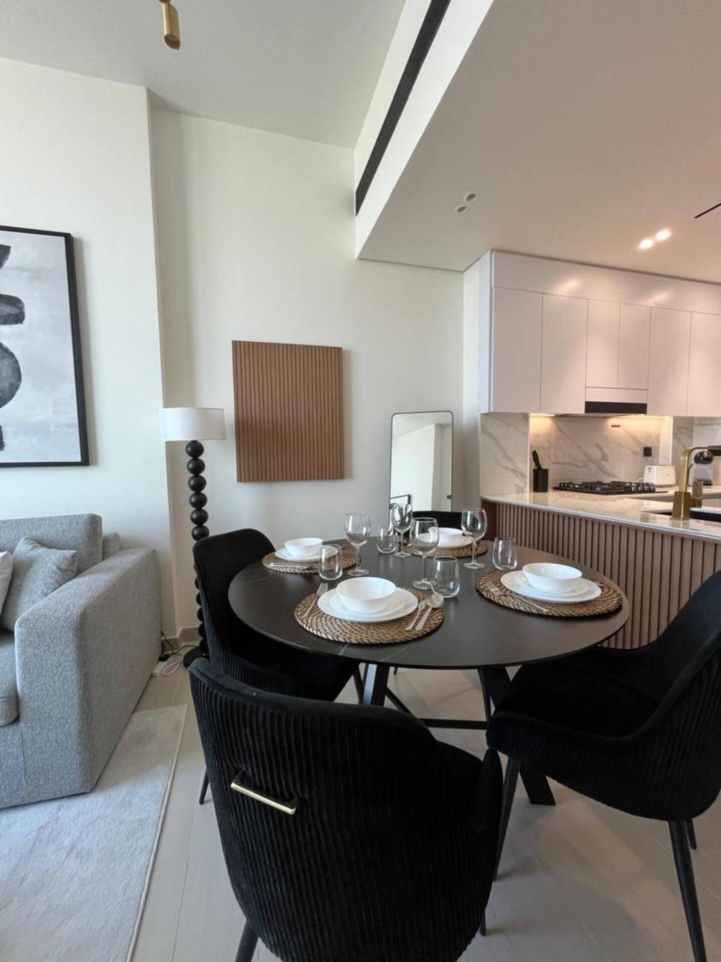 Elegant 1br Jvc Pool, Balcony, Parking