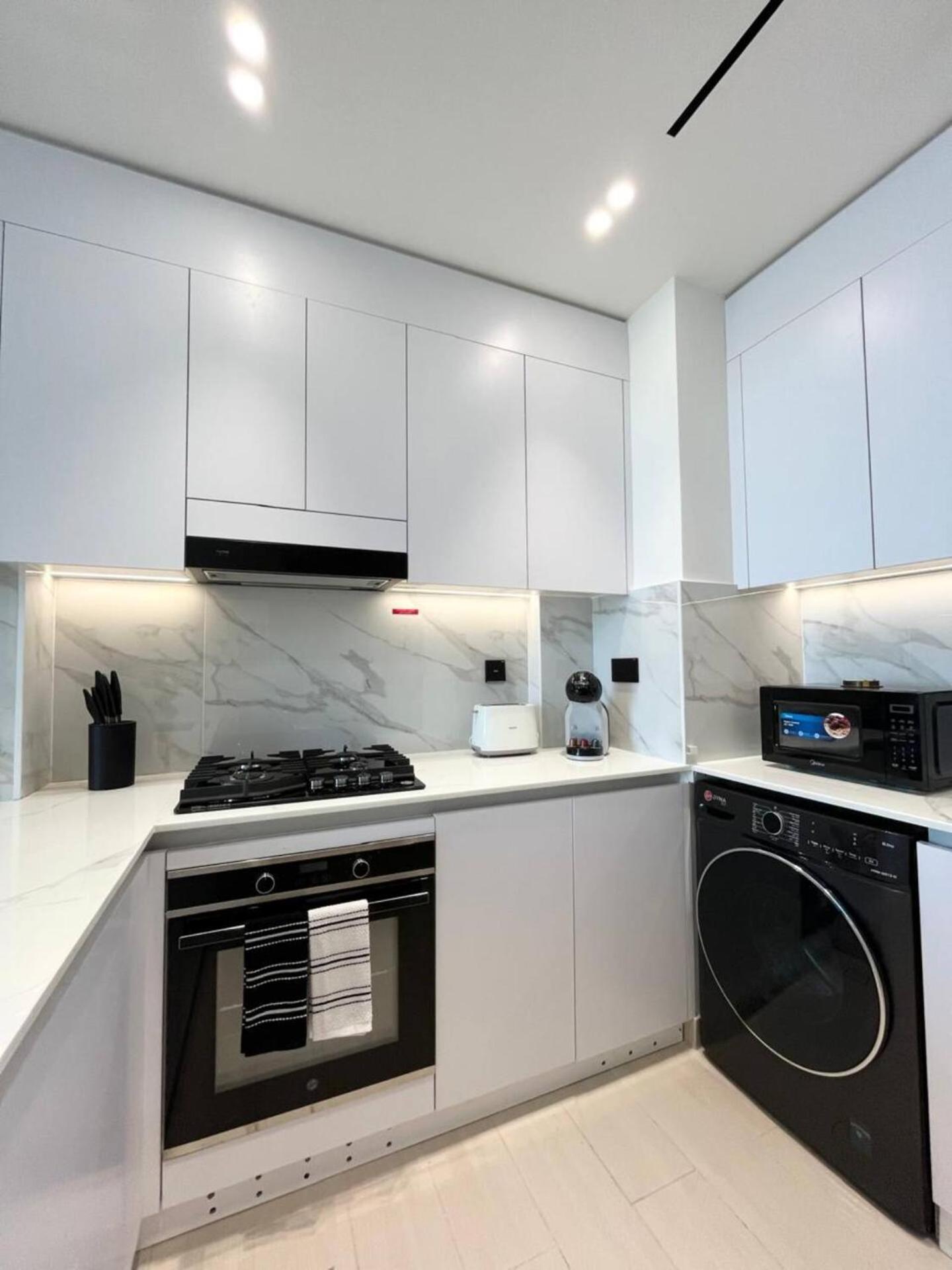 Elegant 1br Jvc Pool, Balcony, Parking Apartment